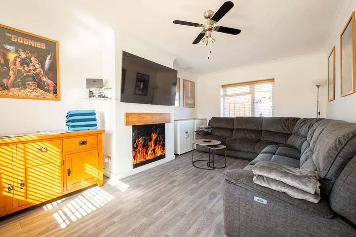 Holiday rental for 6 people, with hot tub and garden as well as balcony in Burnham on Sea & Highbridge