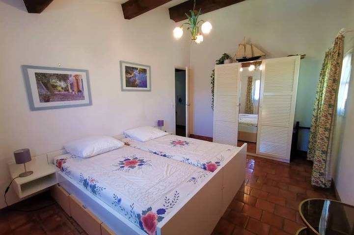 Location de vacances pour 7 personnes, avec balcon et jardin, animaux acceptés à Éguilles - 4