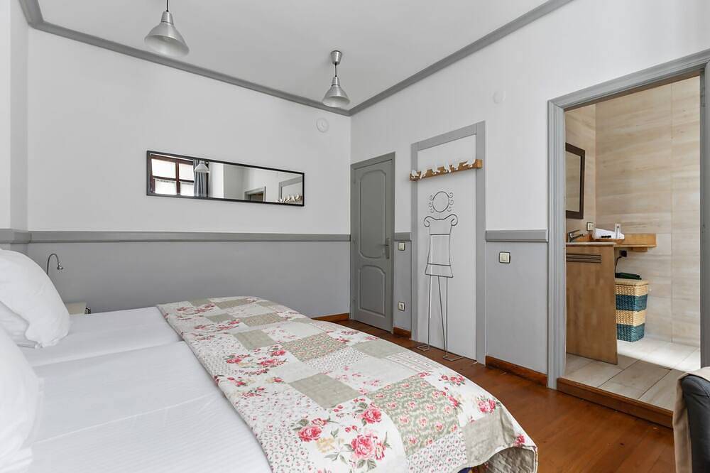 Entire apartment, San Roque de Llanes Apartments by megustarural in Llanes, Costa Verde (Spain)