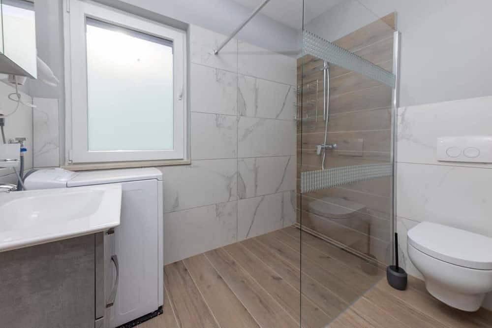 Ganze Wohnung, Apartman Ancora 2, Balkon und privater Parkplatz Smješten u Sv. Jakovu, 15 km von Malog Lošinja entfernt in Cunski, Kvarner Inseln