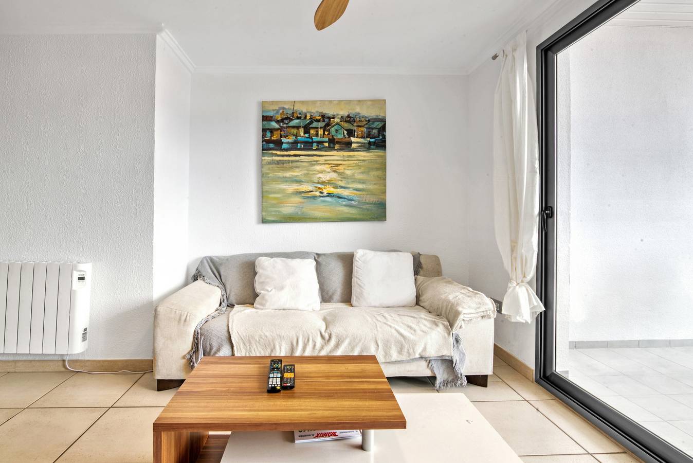 Ganze Wohnung, Ferienwohnung Luisa mit Meerblick, Gemeinschaftspool, Terrasse und Wlan in Platja del Cantal Roig (Calpe), Calpe