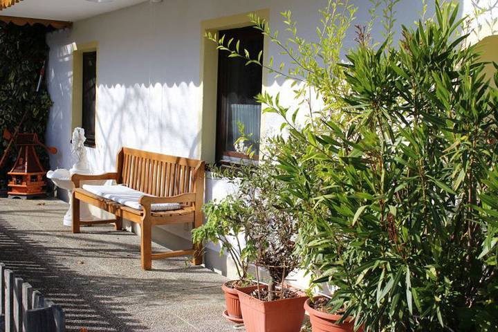 Ferienwohnung für 4 Personen, mit Terrasse und Garten in Romantische Straße - 2