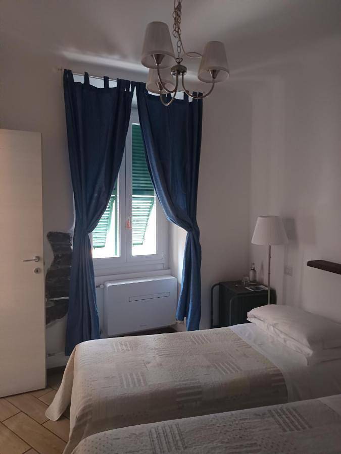 La Gioia in Bagni Miramare, Camogli