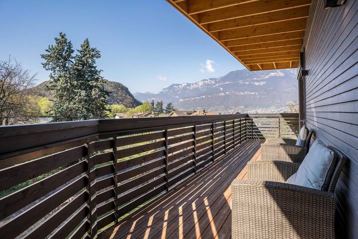Appartamento intero, Appartamento 'Pension Grasser' con vista sulle montagne, terrazza privata e Wi-Fi in Auer, Alto Adige