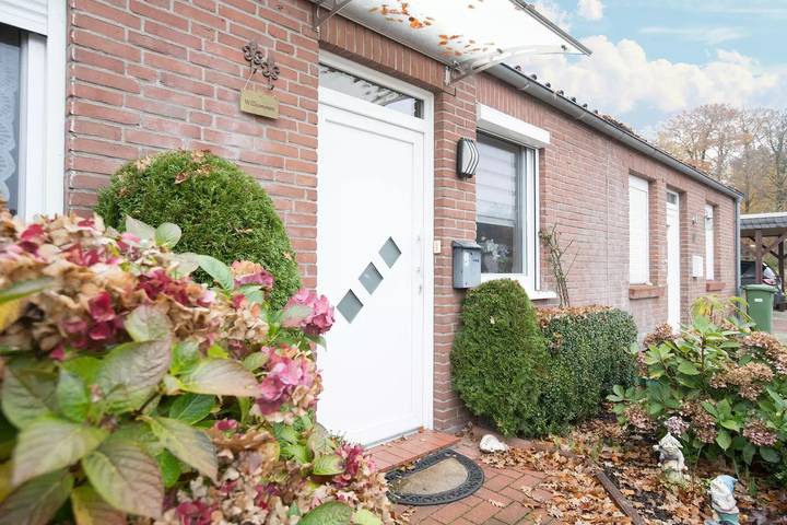 Ferienhaus für 4 Personen, mit Terrasse und Garten in Berumbur