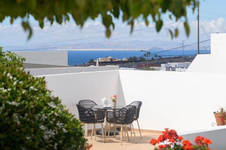 Maison d’hôte pour 2 personnes, avec vue et jardin ainsi que terrasse et piscine dans Lanzarote