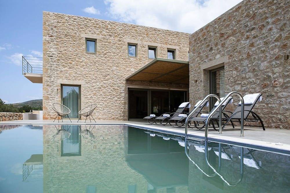 Villa for 7 People in Stoupa, Messenian Gulf