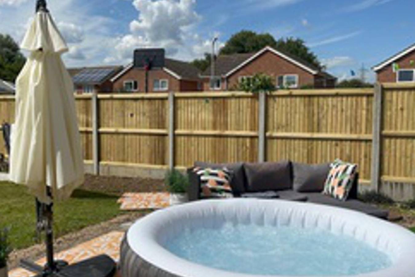 House - Sleeps 6 - Garden - Parking in Kent
