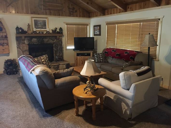Log cabin for 6 people, with balcony and garden in Big Bear Lake