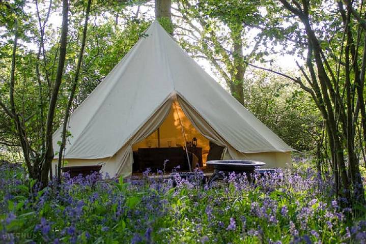 Glamping for 4 people, with Garden and View in Carmarthenshire