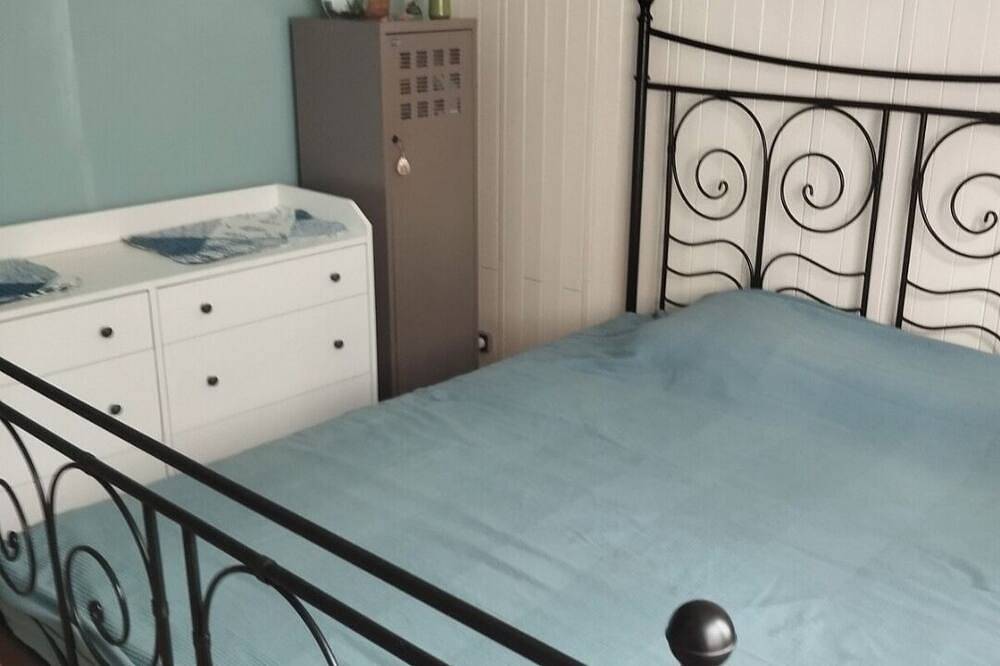 Chambre à la campagne avec spa. Lacs, randonnées, villages médiévaux alentours. in Calmont, Lauragais