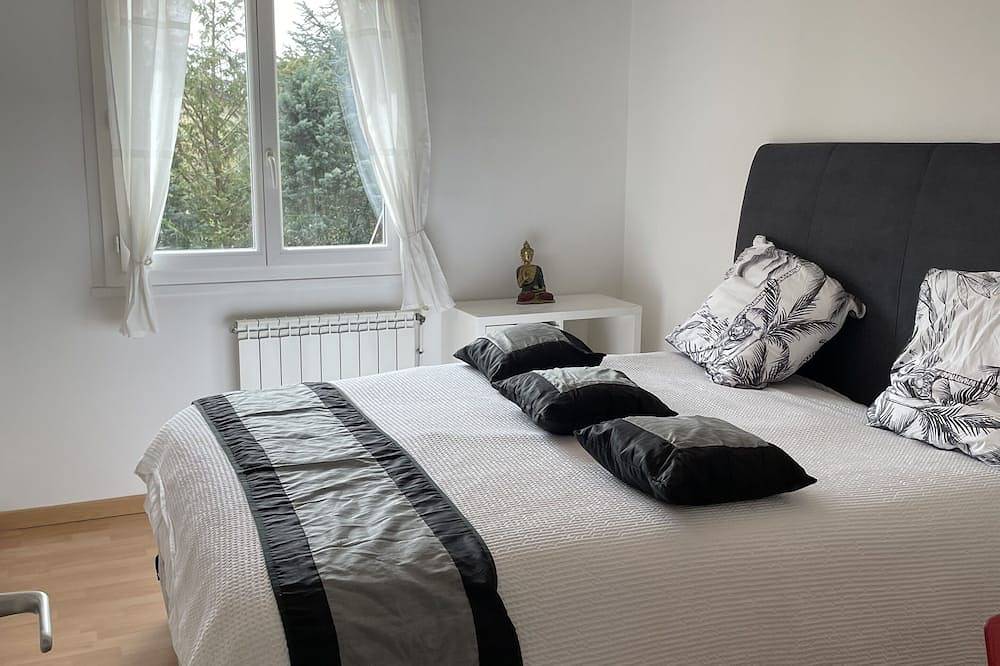 Entire apartment, Superb city center apartment in quiet private garden in Tournefeuille, Haute-Garonne