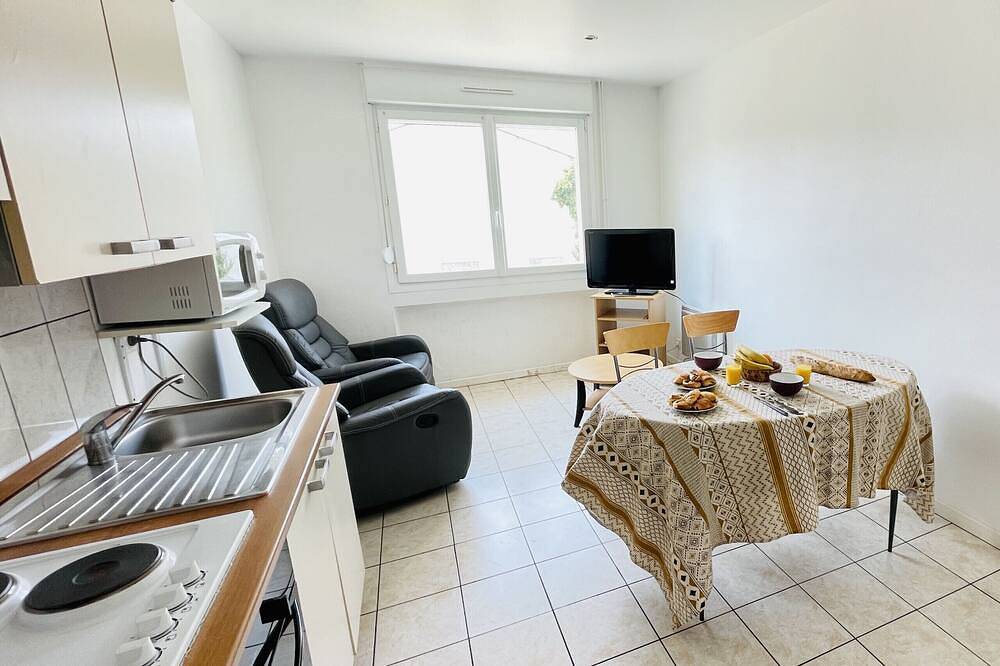 Entire apartment, Baudelaire: Apartment 300 metres from the thermal baths in La Vôge-les-Bains, Épinal region