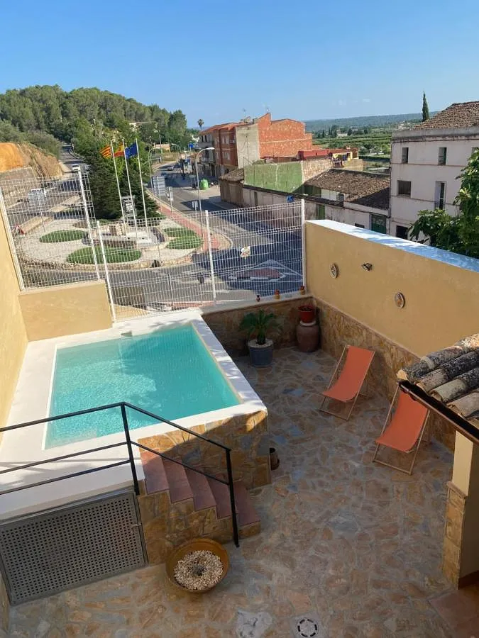 Casa de vacaciones para 8 personas, con piscina además de vistas y jardín - 1