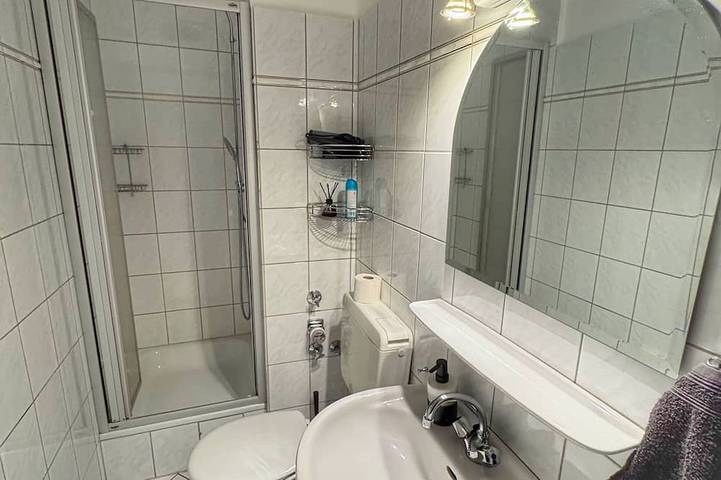 Ganze Wohnung, 1 Zimmer Wohnung mit Garten in Wuppertal, Bergisches Land