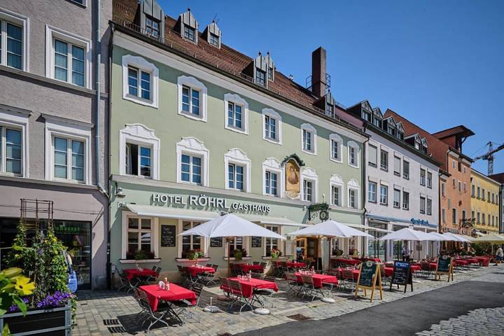 Hotel für 2 Personen, mit Terrasse und Ausblick in Straubing