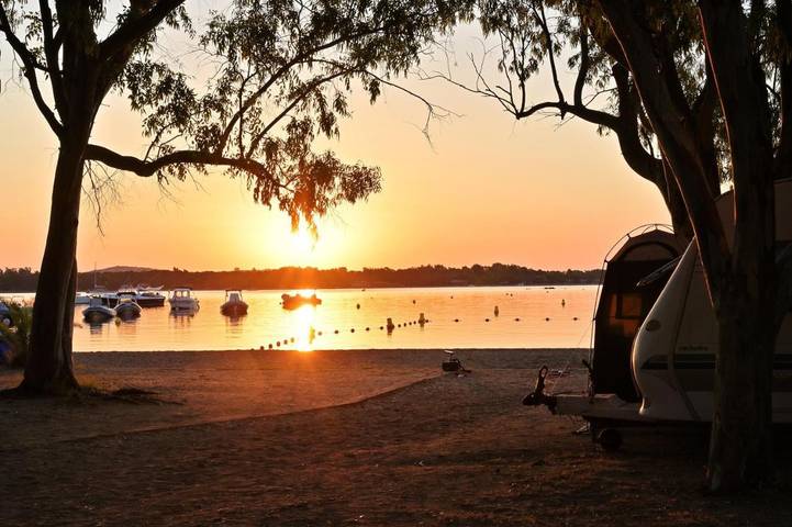 Camping para 4 pessoas, com jardim e vista em Porto-Vecchio
