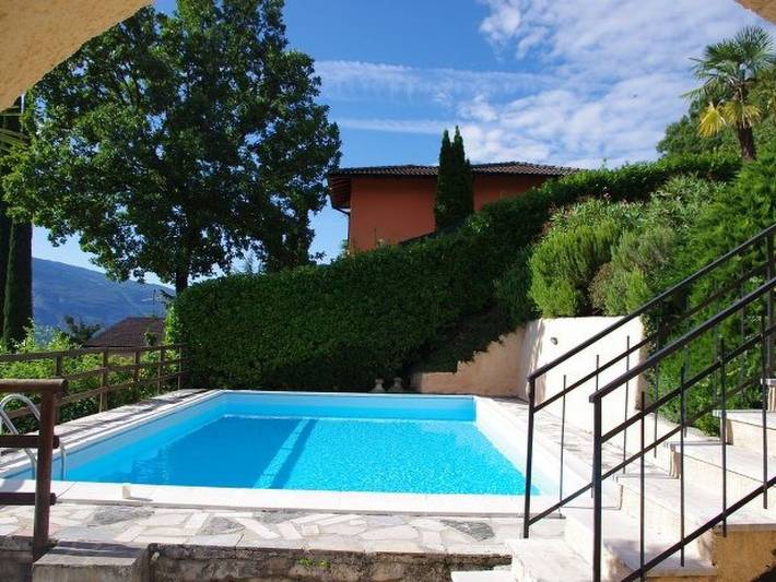 Ferienhaus für 4 Personen, mit Terrasse und Pool sowie Garten