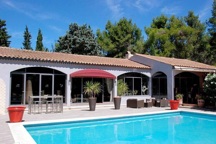 Hôtel pour 2 personnes, avec Terrasse ainsi que Jardin et Piscine