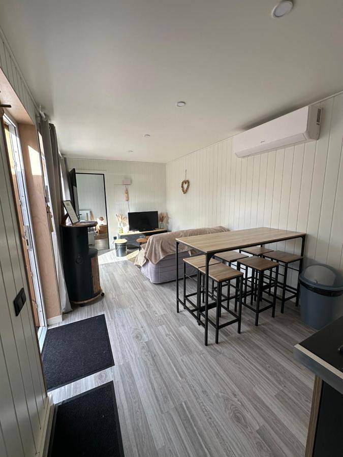 Location de vacances pour 6 personnes, avec terrasse et piscine à Vittel - 2