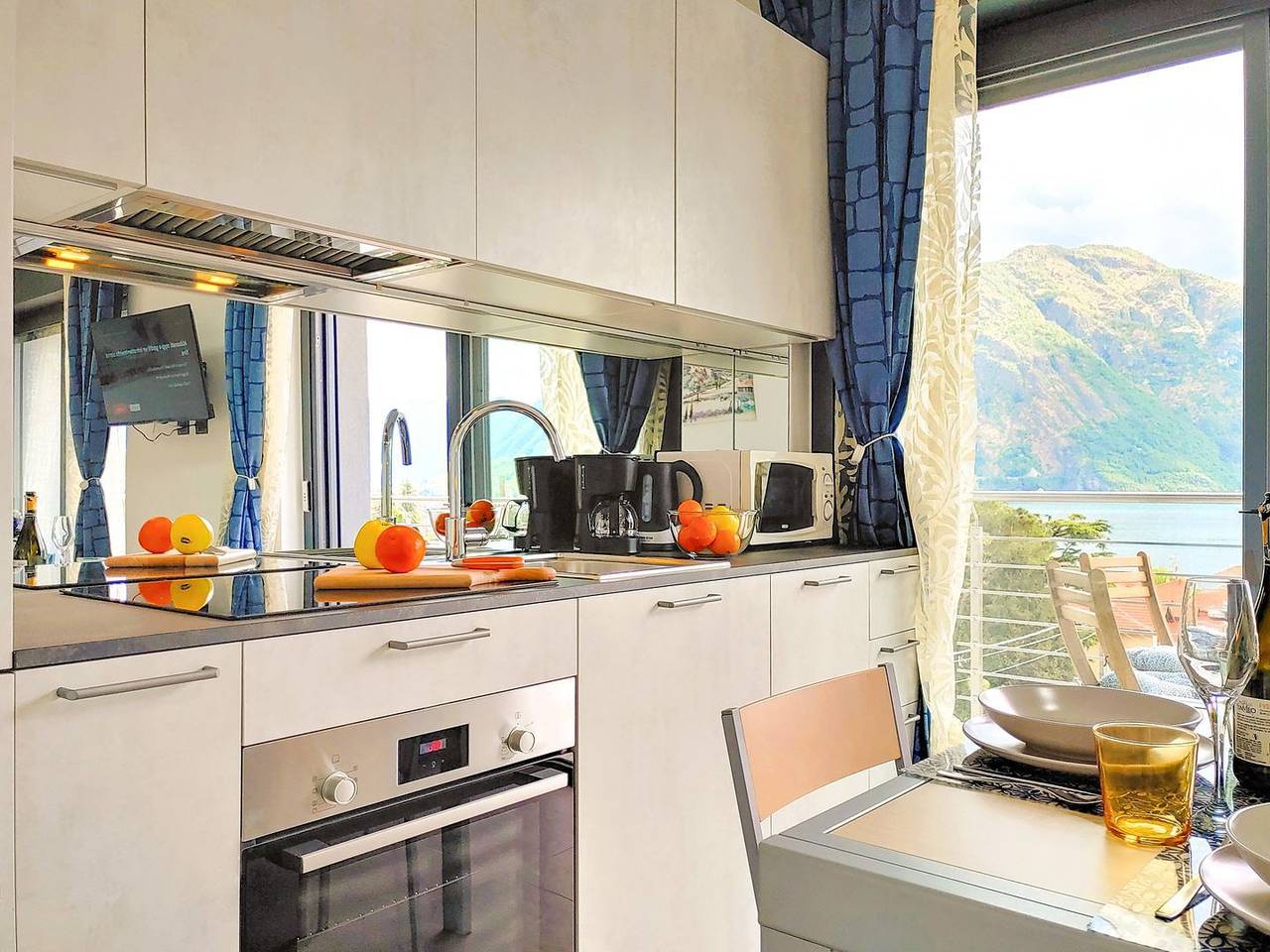 Ganze Wohnung, Ely 360°-Panorama-Ferienwohnung in Azzano, Gemeinde Tremezzina