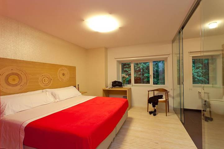 Gîte pour 4 personnes, avec piscine et jardin ainsi que sauna et balcon à Ea - 2