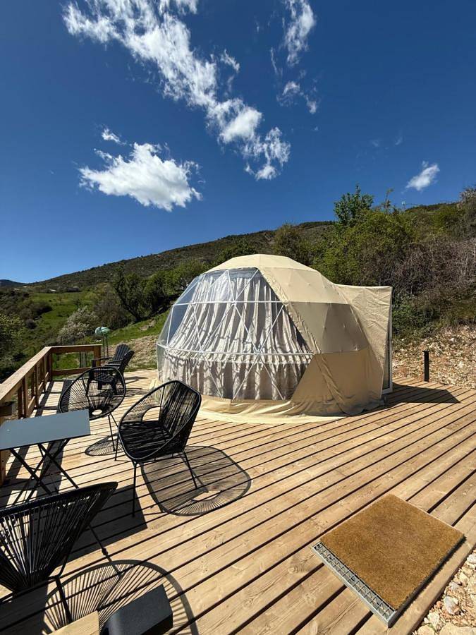 Tente pour 2 personnes, avec terrasse ainsi que jardin et vue dans les Alpes maritimes - 3