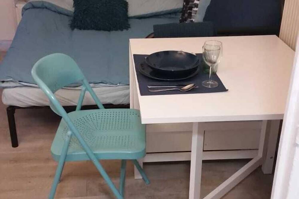 Entire apartment, Near Paris: Cozy Appartment at Gare Massy Tgv & Massy Palaiseau & Direct Airport in Massy, Essonne