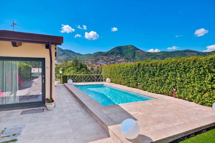 Villa per 8 persone, con Balcone e Giardino a Castellammare di Stabia