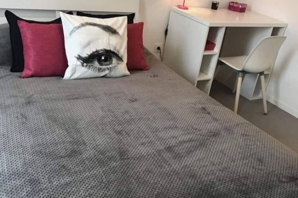 Apartamento entero, Cómodo para 8-9 personas. in Ivry-sur-Seine, Valle del Marne