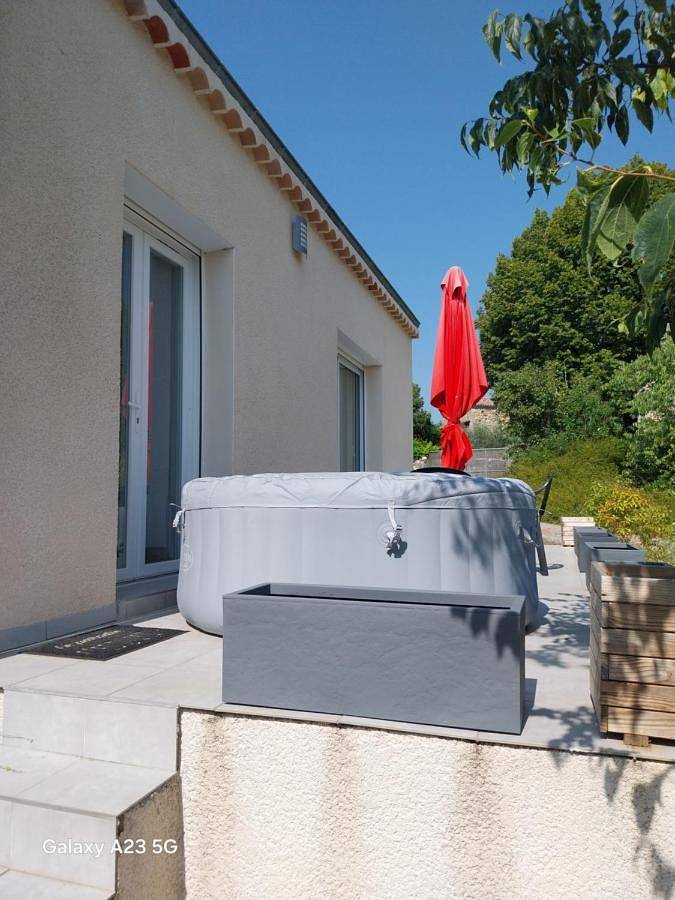 Location de vacances pour 3 personnes, avec jardin et vue à Lablachère - 3