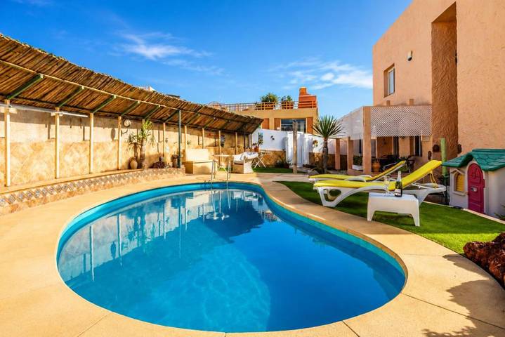 Chalet para 6 personas, con piscina además de jardín y vistas - 1