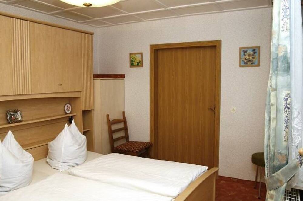 Ganze Wohnung, Appartment 5 - Ferienwohnung und Pension Jentsch in Wußwerk, Alt Zauche-Wußwerk