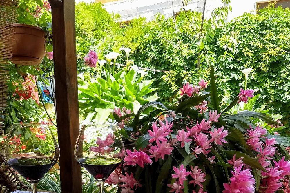 Appartement entier, Comfortable Apartment With Garden, Wi-Fi Netflix Iun in Porto Torres, Province de Sassari