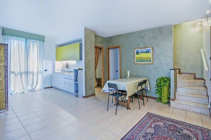 Casa vacanza per 5 persone, con giardino e balcone nonché idromassaggio in Seriate