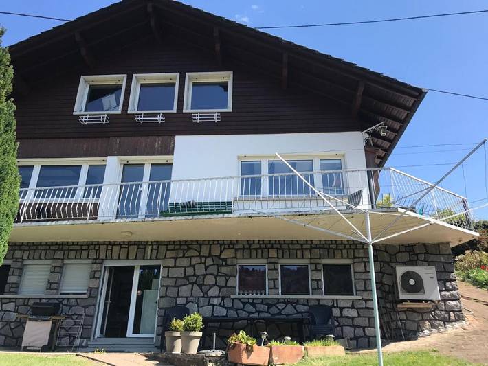 Appartement de vacances pour 5 personnes, avec Terrasse ainsi que Jardin et Vue