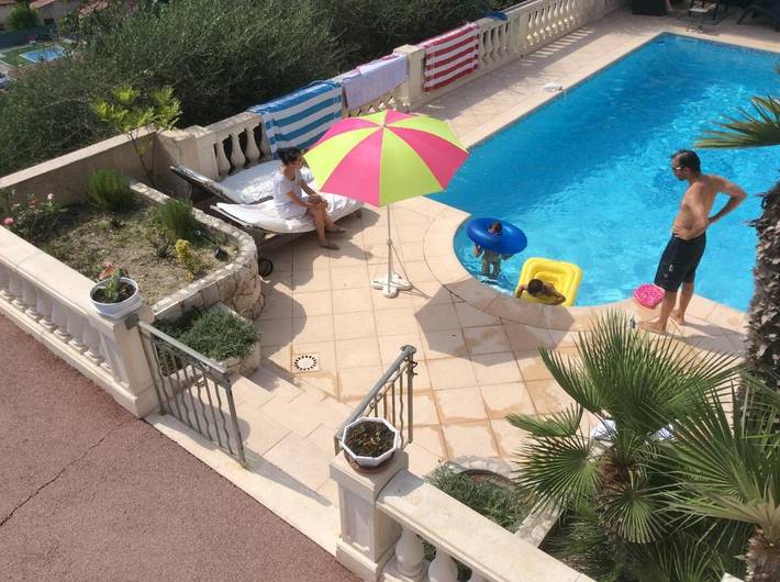 Gîte pour 2 personnes, avec piscine et balcon ainsi que vue et jardin à Saint-André-de-la-Roche - 2