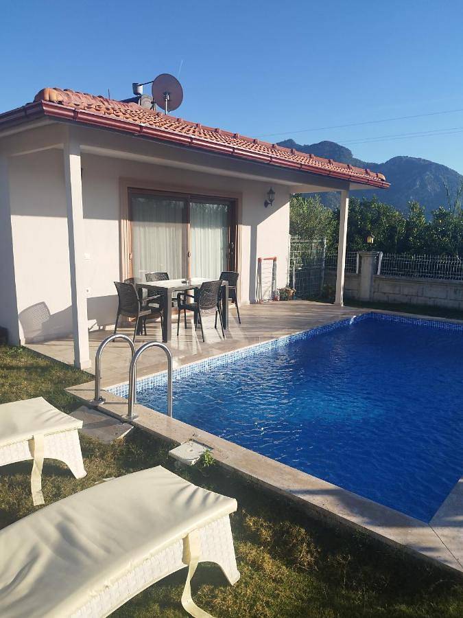 Villa voor 2 personen, met zwembad en tuin in Dalyan