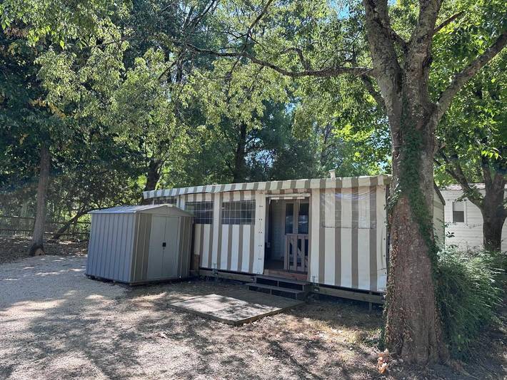 Camping pour 4 personnes, avec Terrasse ainsi que Jardin et Vue
