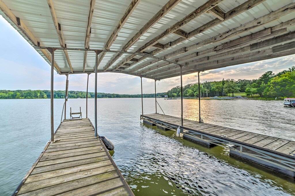 Modern Kentucky Lake Home w/ Deck, Dock, View in Kentucky Lake