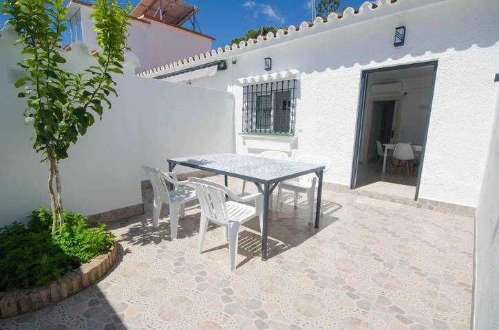 Bungalow para 4 personas, con terraza, Se admiten mascotas en Estepona