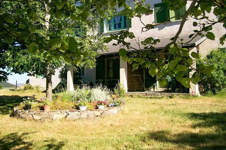 Gîte pour 4 personnes, avec jardin