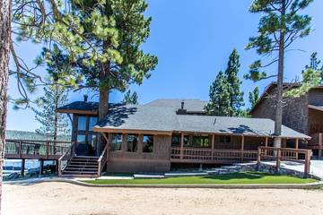 Holiday Home for 14 People in Boulder Bay, Big Bear Lake, Photo 1
