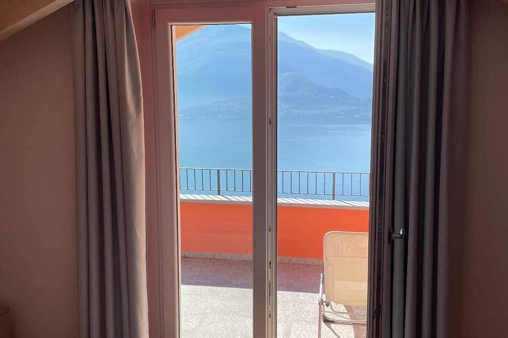 Ganze Wohnung, \"Residence Cafelicita – Lake-view apart. Simpatia, infinity pool & jacuzzi\" in San Carlo (Como), Gravedona ed Uniti