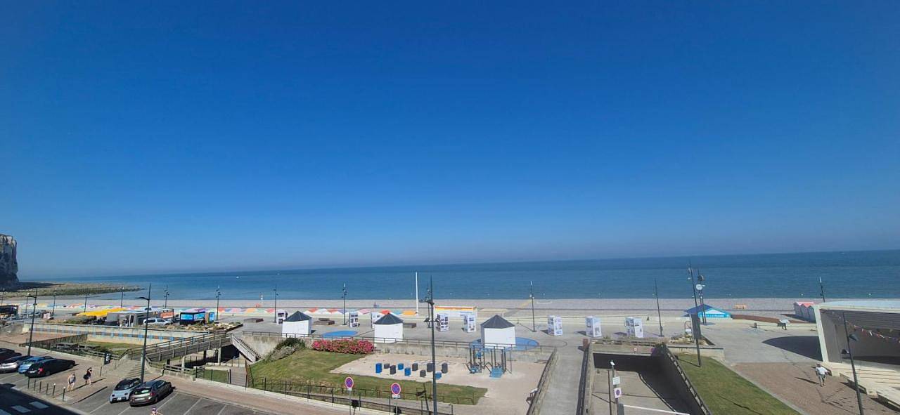 Appartement entier, Résidence du bord de mer Plusieurs appartements avec vue mer garantie in Le Tréport, Région de Dieppe