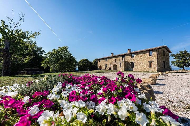 Farmhouse with private pool exclusively - Bio Agriturismo Assiolo in Gualdo Tadino, Provincia de Perugia