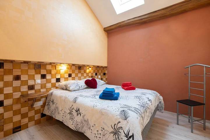Gîte pour 4 personnes, avec jardin dans Le Clerjus - 2