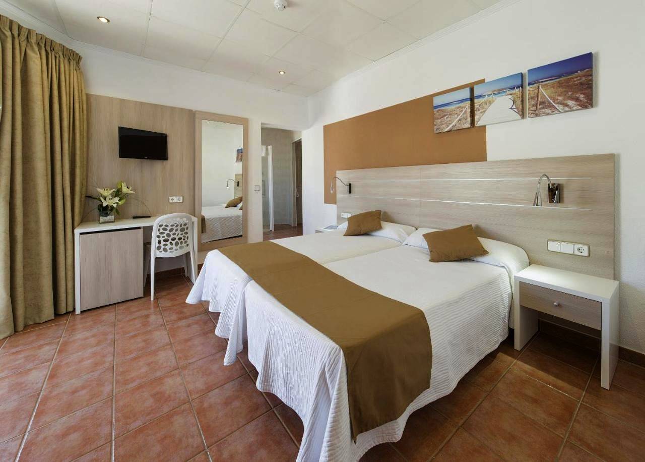 Hostal Adelino in Ocean Beach Ibiza, Sant Antoni de Portmany