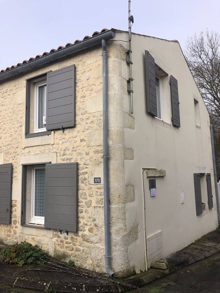 Cottage pour 2 personnes, avec jardin, animaux acceptés à Ternant (Charente-Maritime)