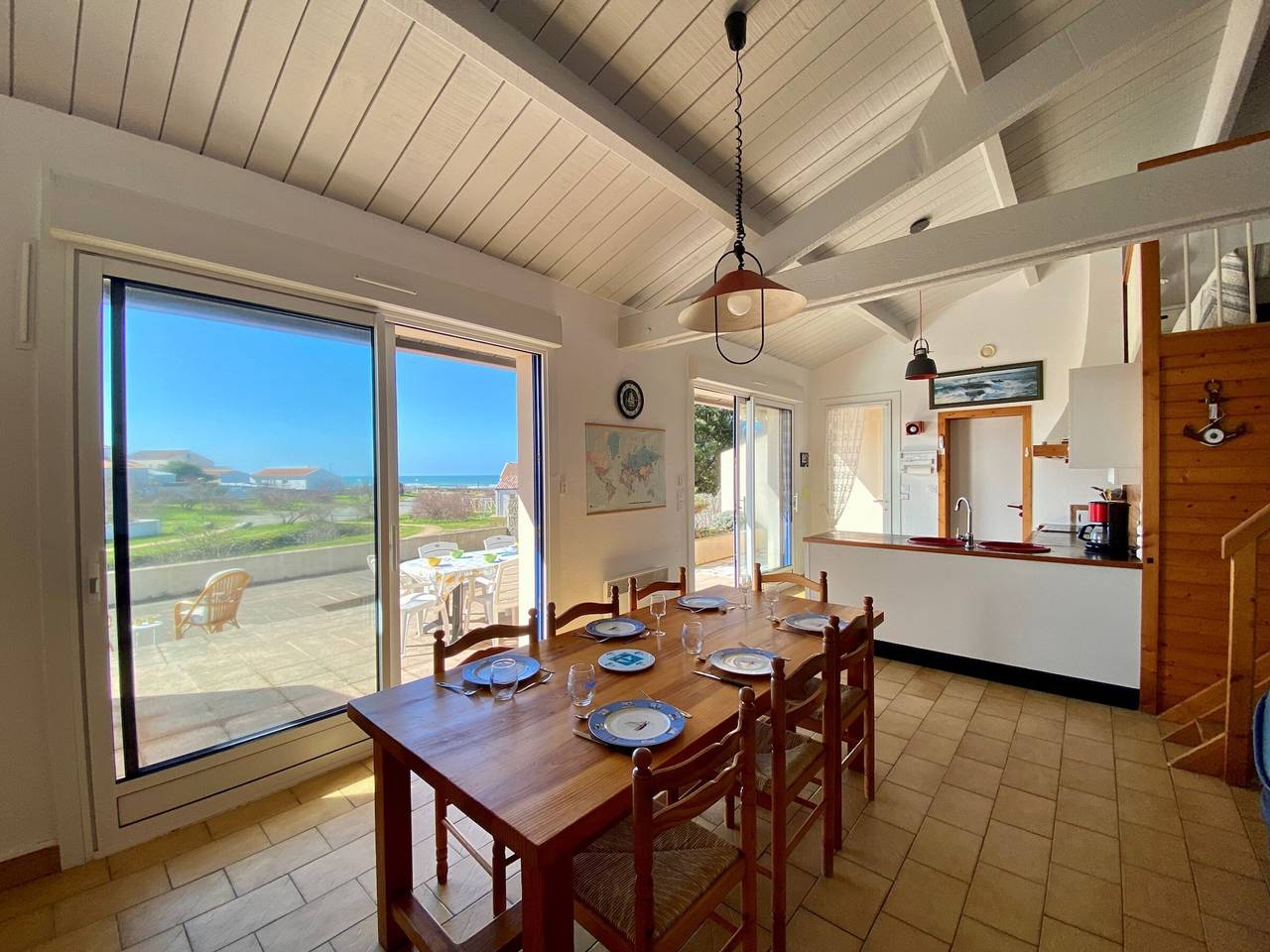 Family house 400m from the beach with 100m² terrace, pets allowed, garage and garden in Bretignolles-sur-Mer, Loiredalen